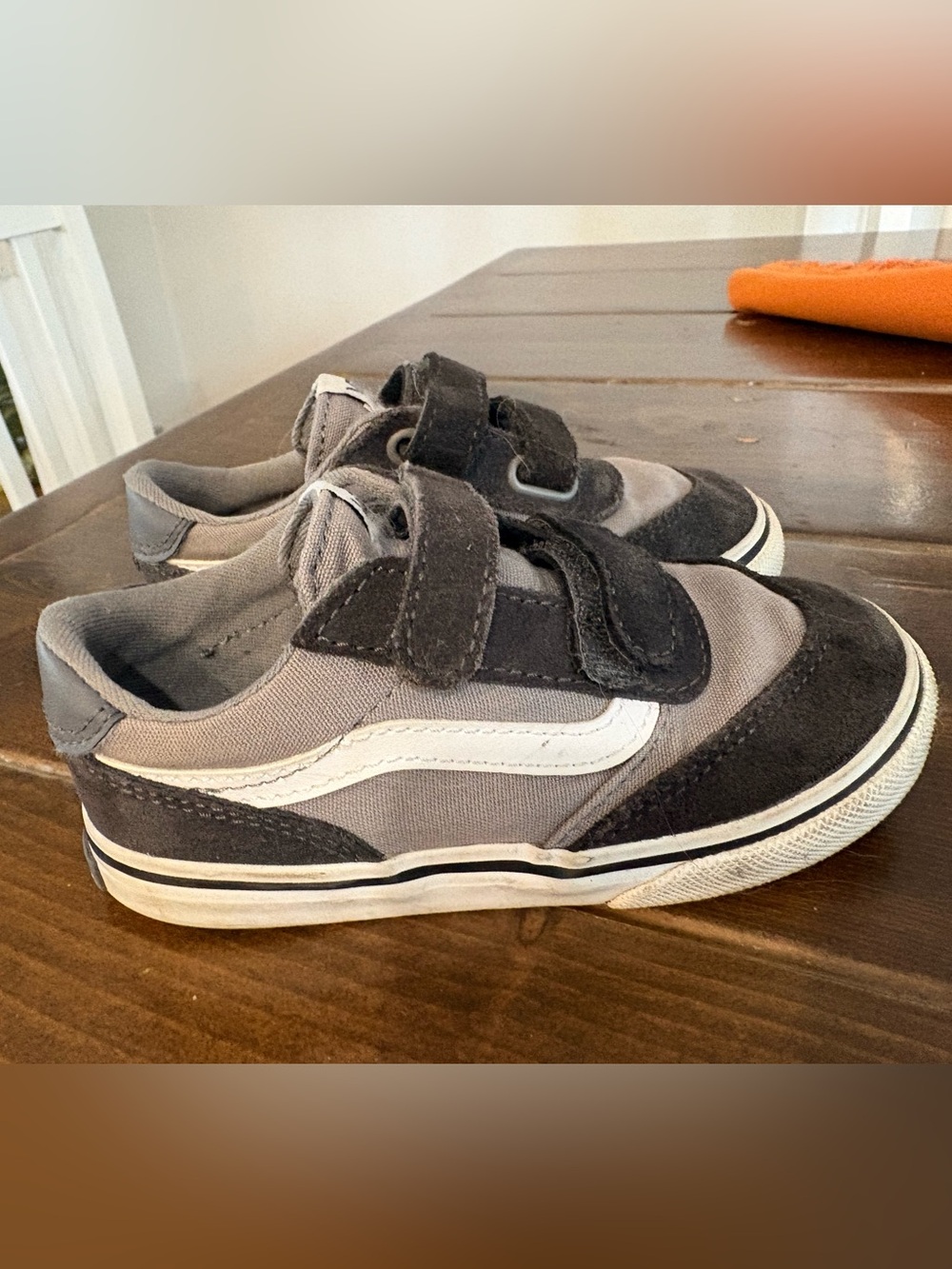 Vans Kids Gray and Black Velcro Low-Top Sneakers with White Stripe